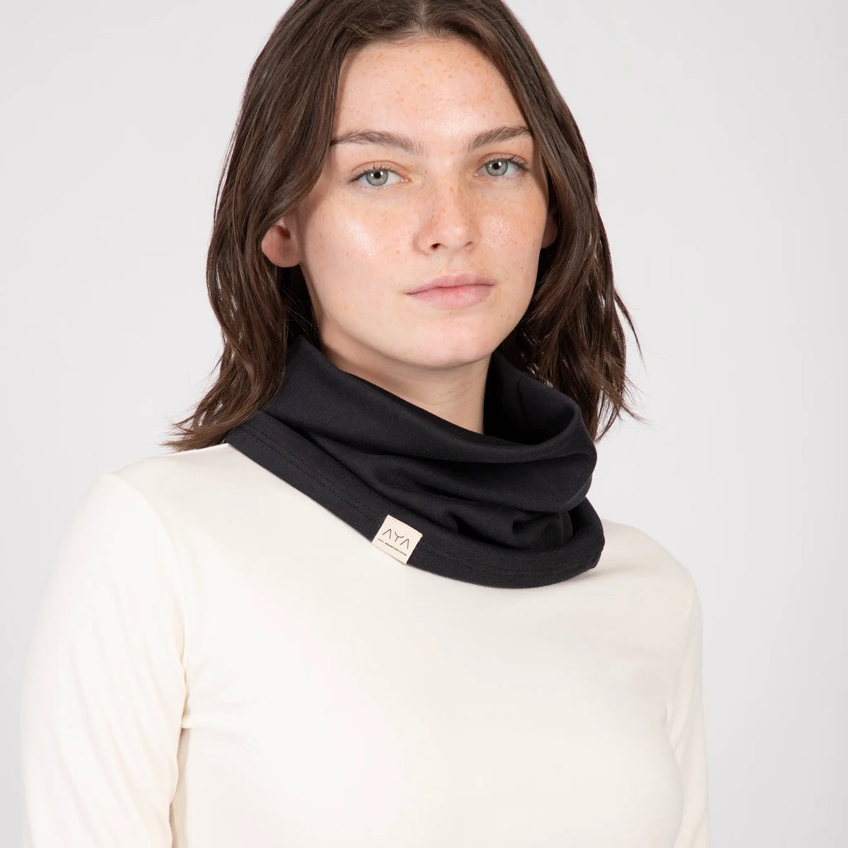 unisex plastic free neck gaiter color black