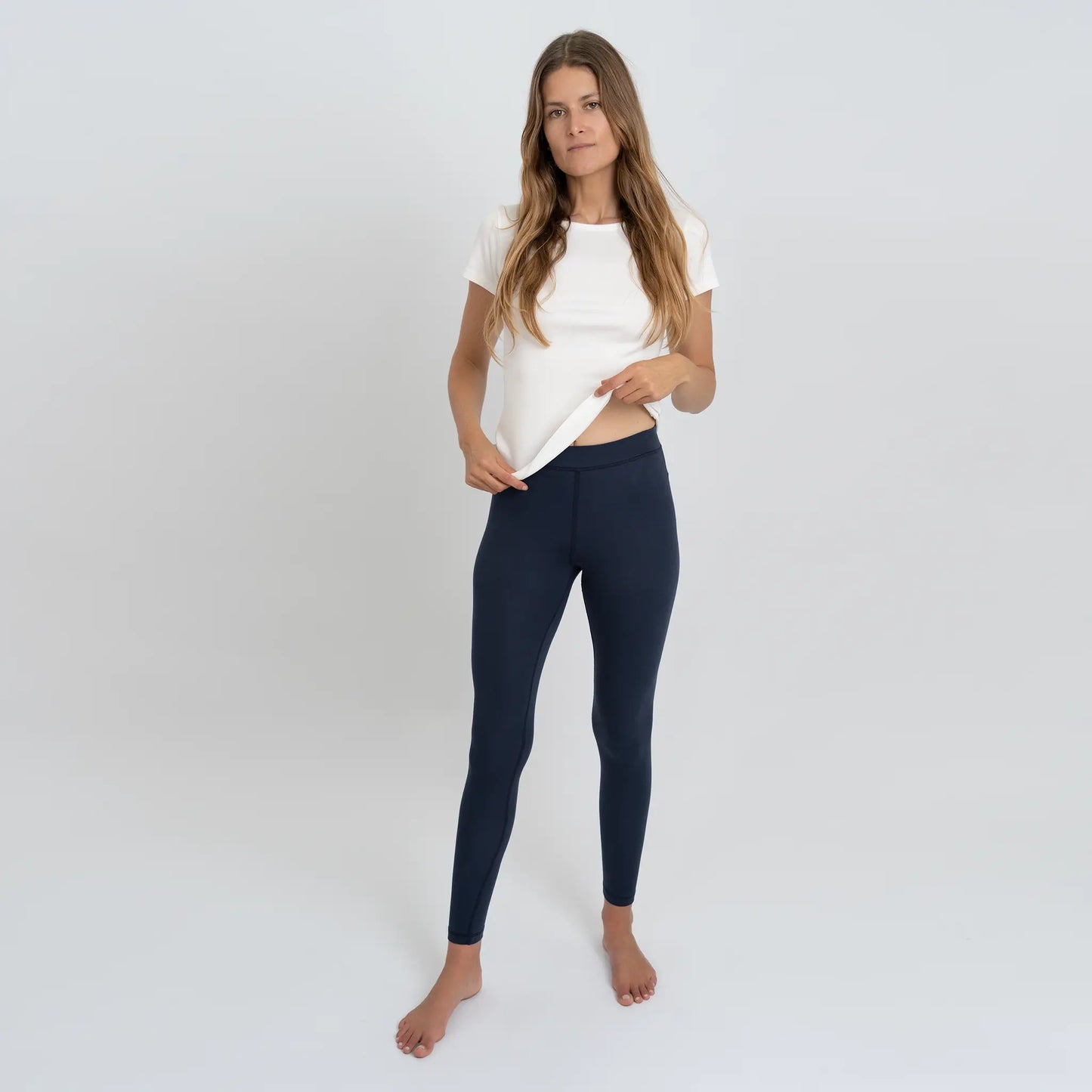 womens plastic free leggings color navy blue