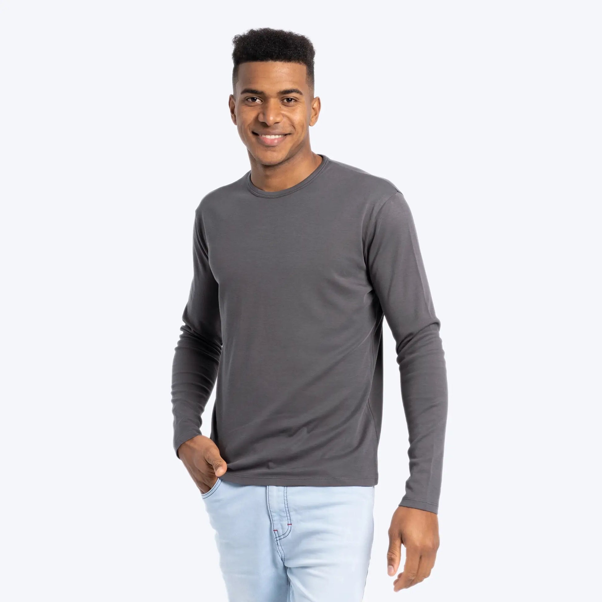 https://www.ecoaya.eu/cdn/shop/products/mens-single-origin-tshirt-long-sleeve-color-gray.webp?v=1680665982&width=1946