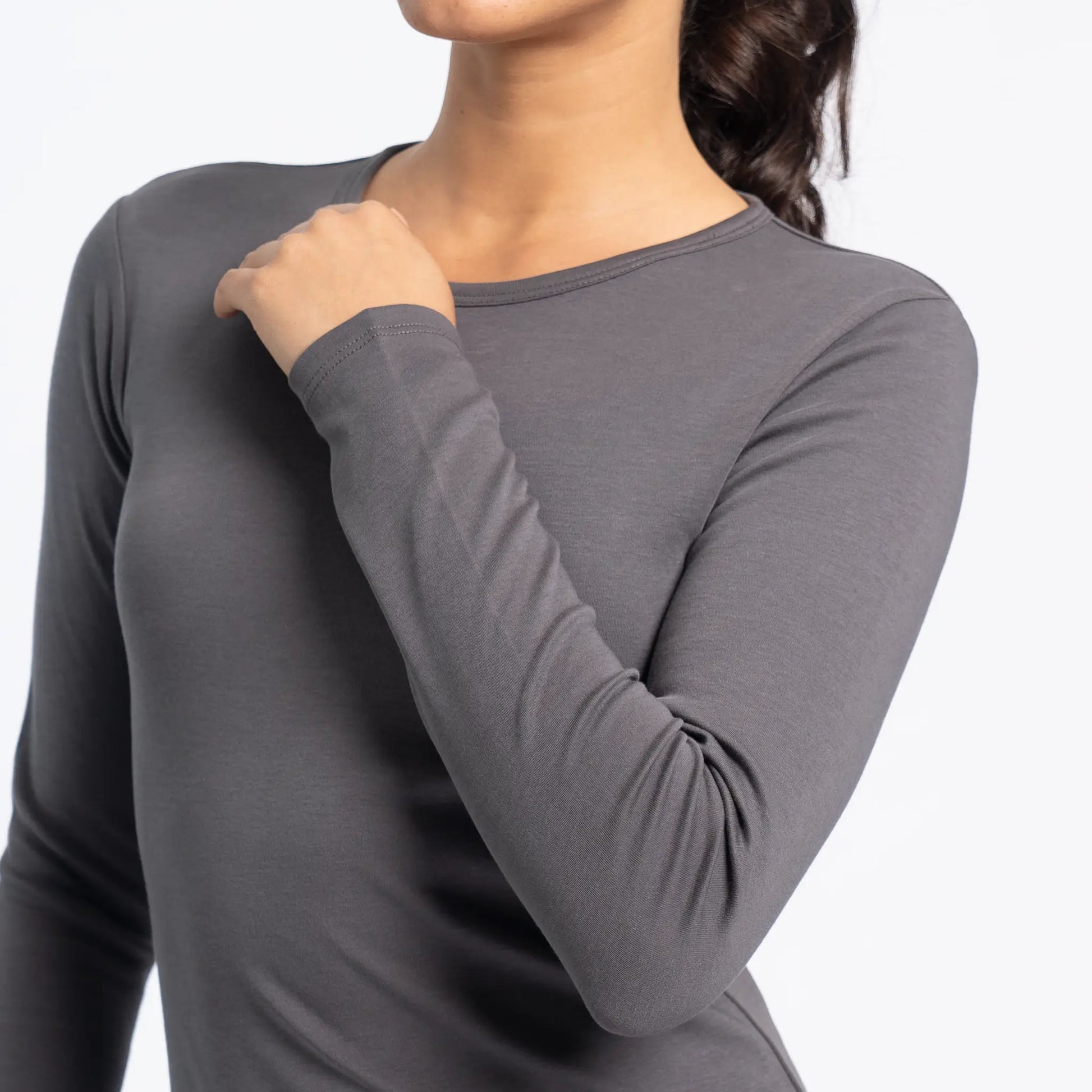 womens most sustainable tshirt long sleeve color gray